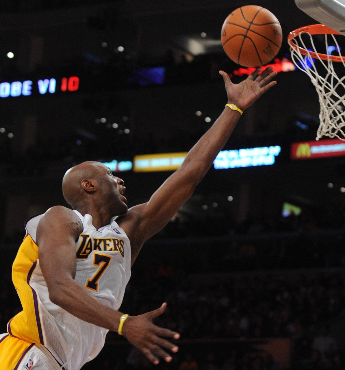 半岛体育官网-奥多姆：我一直自视为控卫 我可能是史上控球技术最好的大个子